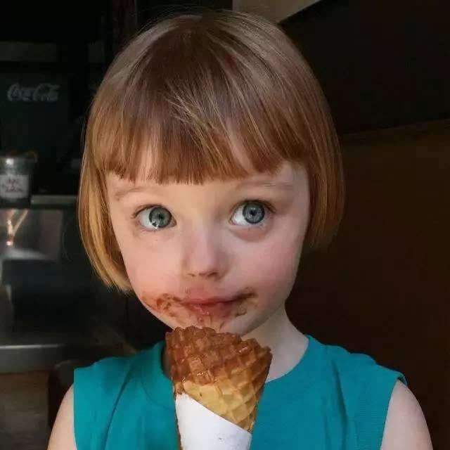 小孩欧美可爱照片图片,童真无邪，萌态可掬